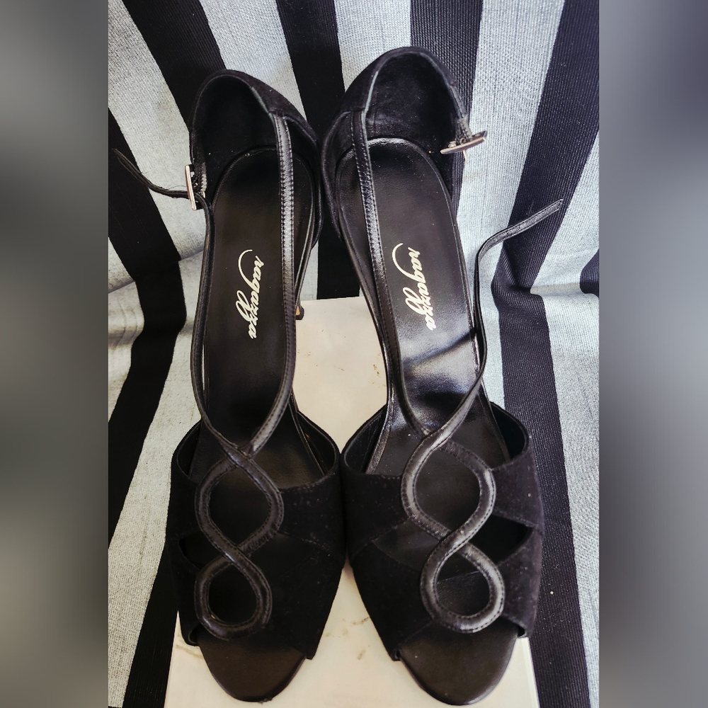 ‼️‼️RAGAZZA Black suede and Leather heels Size 9.5